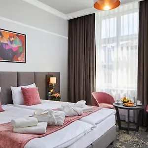 Estera Krakow