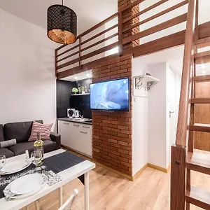 2 Nights - Great Location, Right Next To Main Rail And Bus Station, 10 Min To Main Square By Foot Ξενοδοχείο με διαμερίσματα