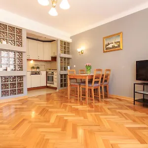 jr-rental-apartments-szeroki-dunaj.warsawhotelspoland.com/